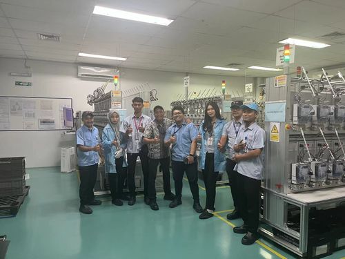Последние новости компании о GENY Electric укрепляет партнерство с EDMI, успешно запускает трехфазную систему калибровки энергометров в PT. VS в Индонезии